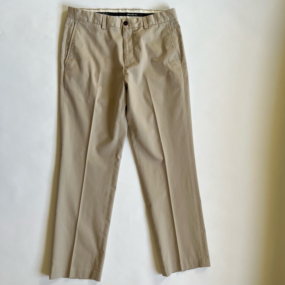Eddie Bauer Classic Fit, Wrinkle Free Chino Pants, Size 33x32